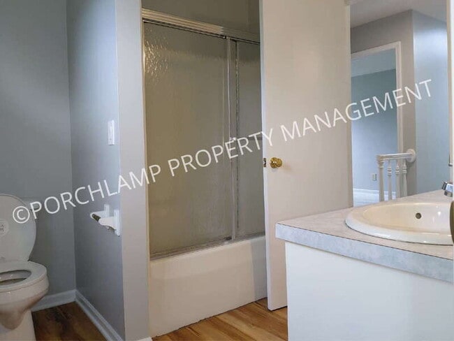 Building Photo - 3045 Chaminade Ct SW