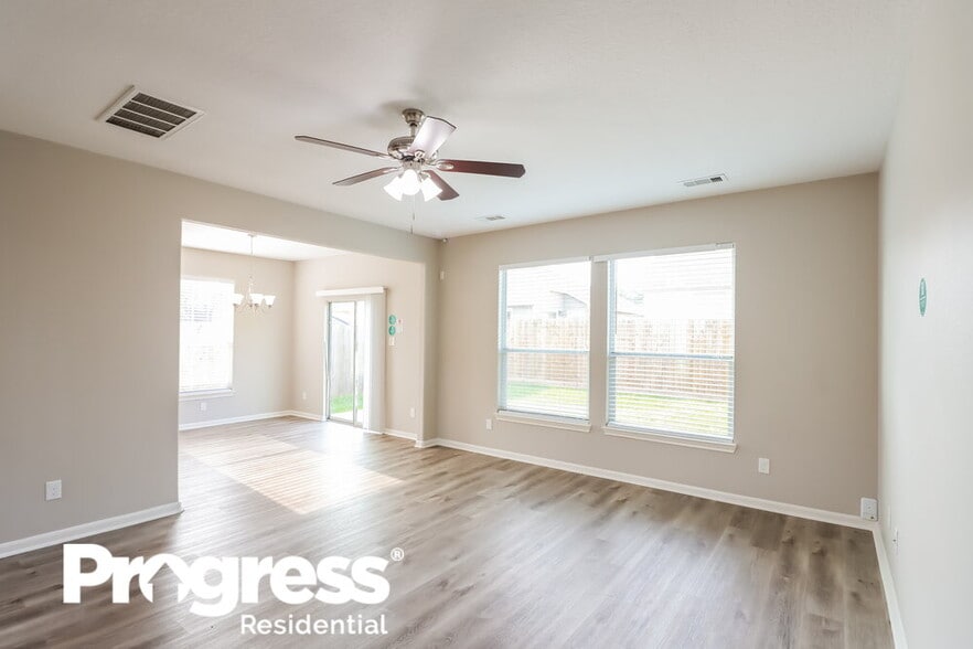 Building Photo - 974 Oak Falls Dr