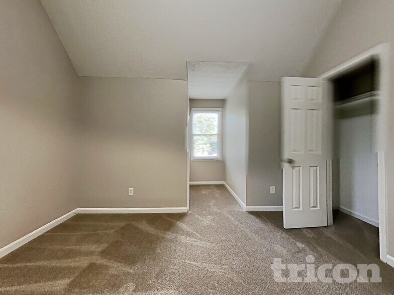 Building Photo - 9159 Tara Dr SW