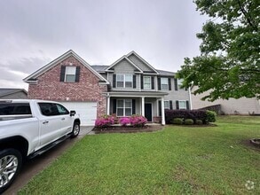 Building Photo - Welcome to this spacious 6 bedroom, 4 bath...