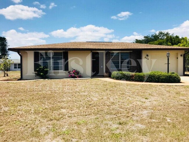 Primary Photo - 654 Hartford Dr NW