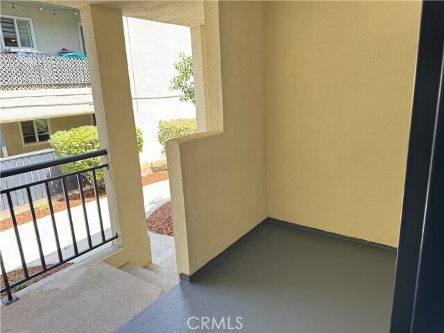 Building Photo - 251 N Oakland Ave