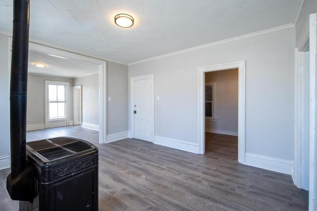 Building Photo - 53 Main St