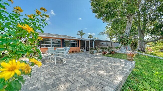 Building Photo - 641 Coral Dr