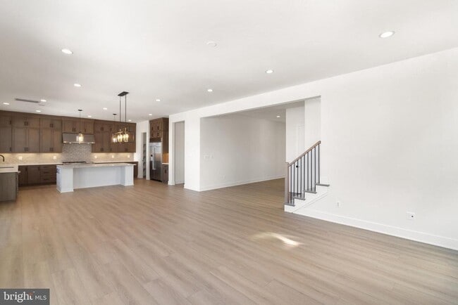 Building Photo - 853 N Manchester St