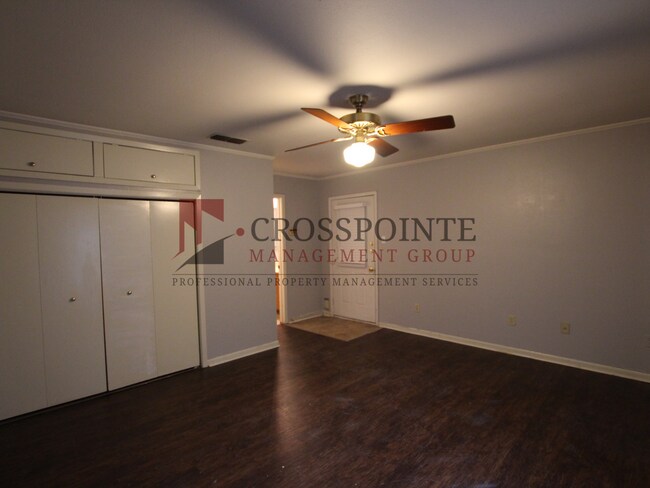 Building Photo - Beautiful 3 bedroom 2 bath home in Flint! Lease Take Over!