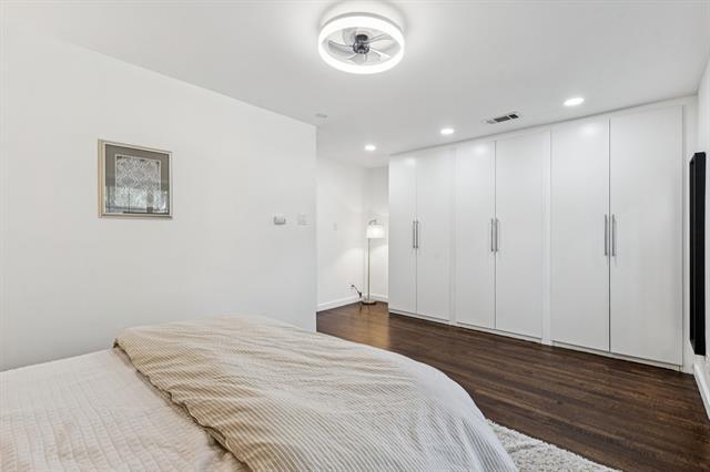 Building Photo - 10525 Castlegate Dr