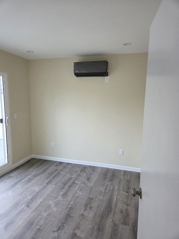 Building Photo - 15824 Valerio St