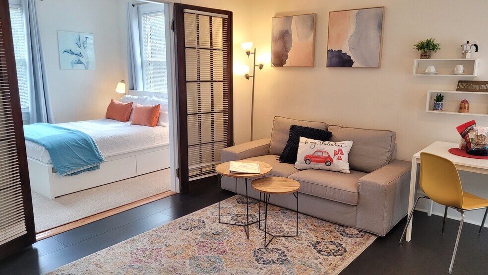 Building Photo - 3541 Fort Ave