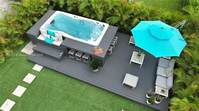Building Photo - 10360 NW 68th Terrace