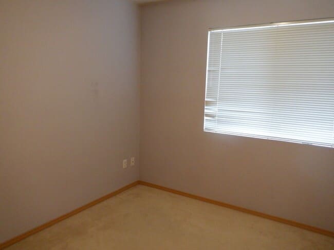 Building Photo - 2125 Bobs Hollow Ln