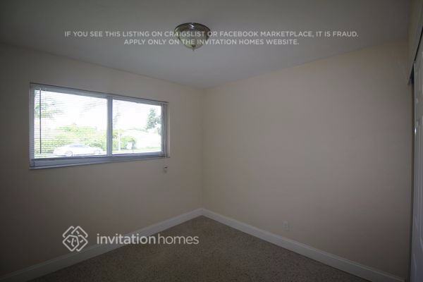 Building Photo - 1848 SW 37th Ave