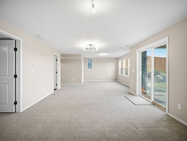 Building Photo - Charming North Spokane Home in a Quiet Neighborhood ? Limited-Time Move-In Special: Half Off Your...