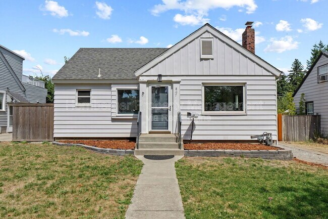 Building Photo - 807 E 40th Ave