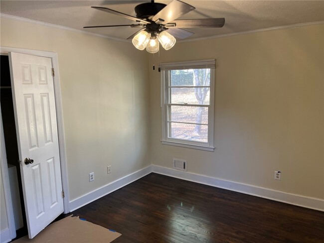 Primary Photo - 207 Skyview Dr