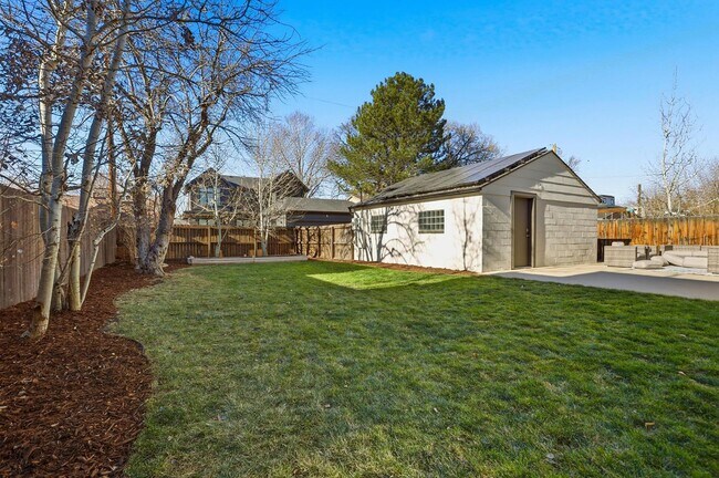 Building Photo - 4 blocks to Sloans Lake! immaculate home with large yard and garage