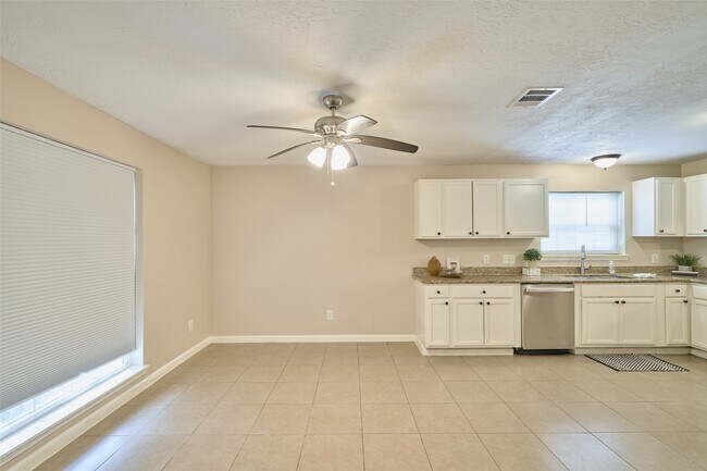 Building Photo - 24411 Pine Canyon Dr