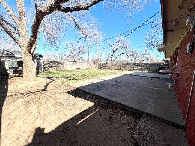 Building Photo - Cute 3 bedroom 2 bath Home!