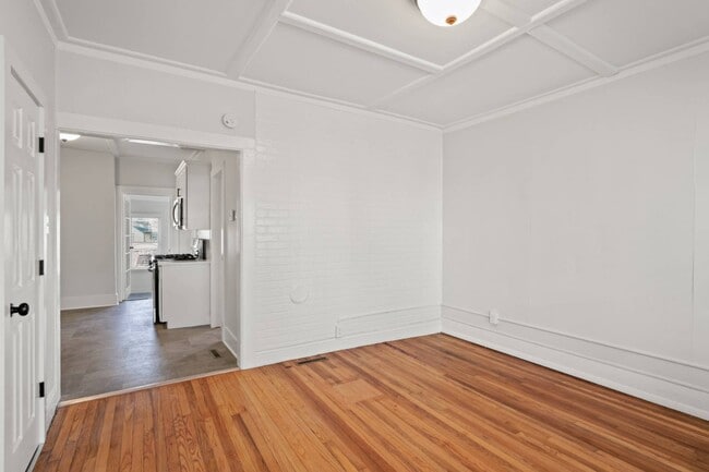 Primary Photo - 17 Granite St