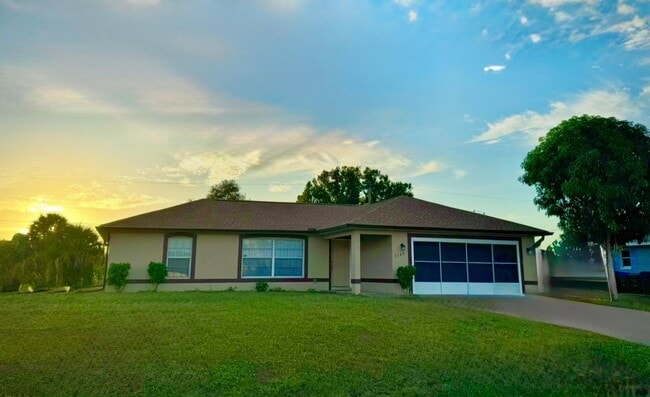 Building Photo - 2183 Hopwood Rd