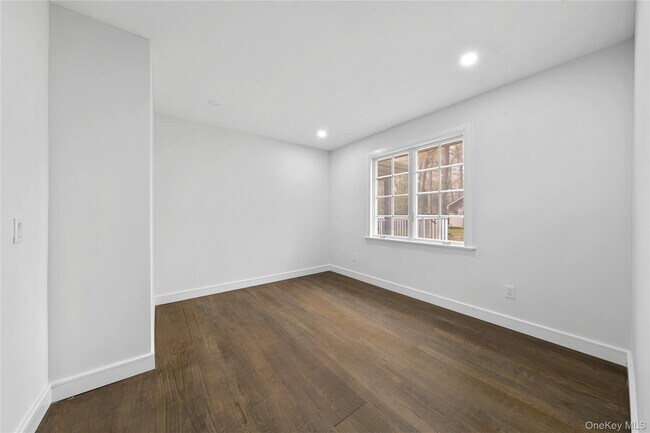 Building Photo - 257 Southlawn Ave