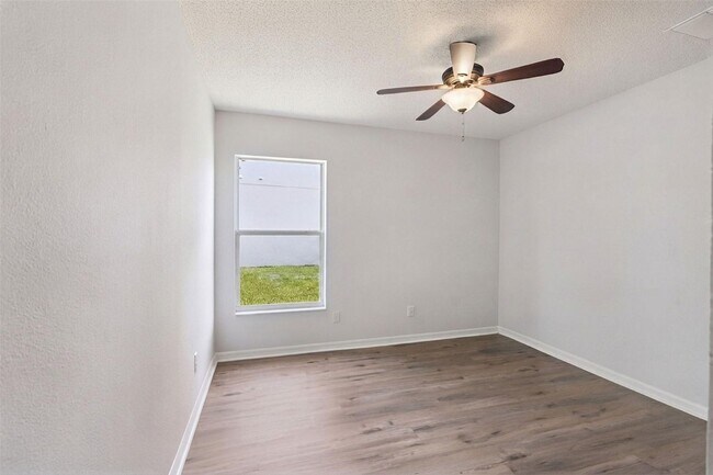 Building Photo - 622 Delancey Dr