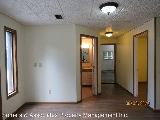 Building Photo - 4 br, 2 bath House - 3530 Rene Dr.