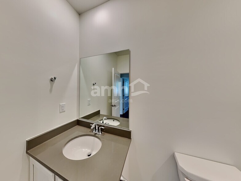 Building Photo - 788 Carnaby Ln