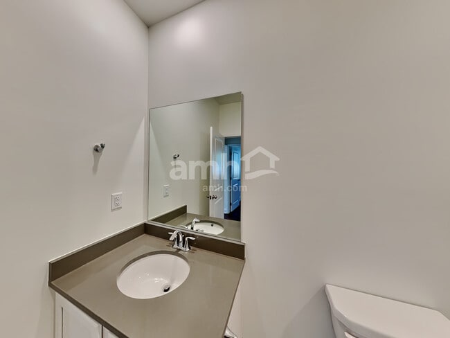 Building Photo - 788 Carnaby Ln