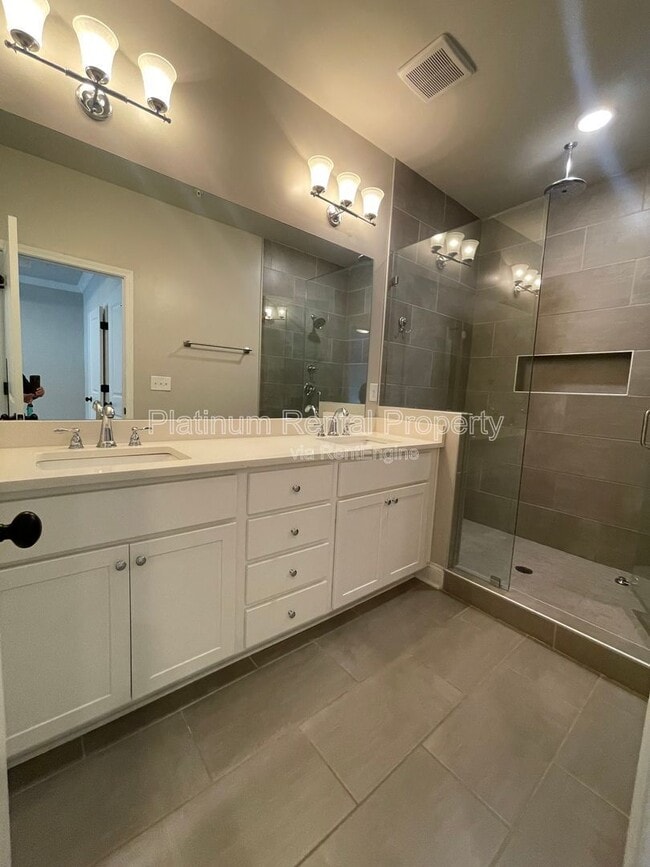 Building Photo - 1236 Stone Castle Cir