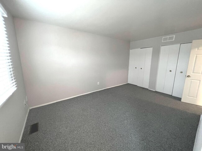 Building Photo - Beautiful 2bd 1.5bth townhome in Elvaton Towne Condo Community