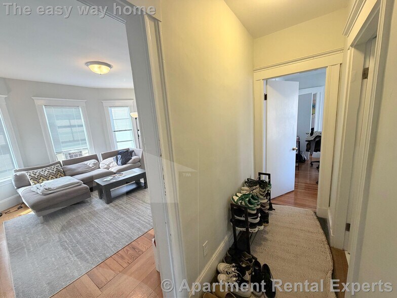 Building Photo - 34 Leonard St