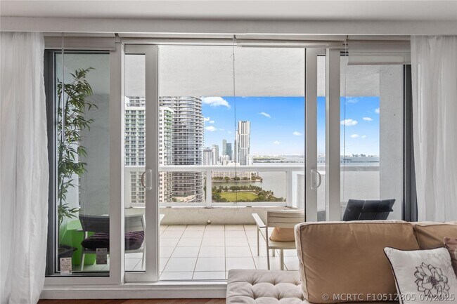 Building Photo - 1717 N Bayshore Dr