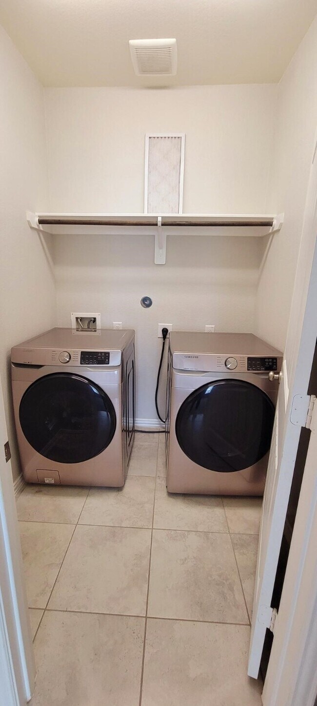 Building Photo - 3519 Fern Footpath Ln