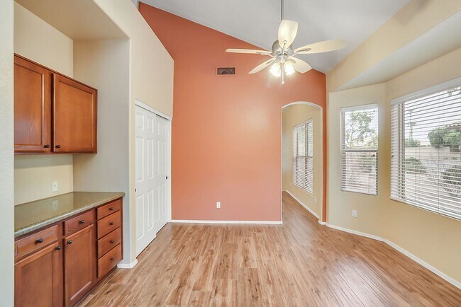 Building Photo - Beautiful Chandler home with pool!
