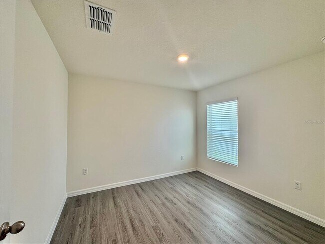 Building Photo - 36015 Sunflower Hl Dr