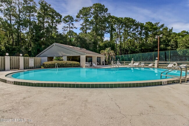 Building Photo - 7623 Baymeadows Cir W