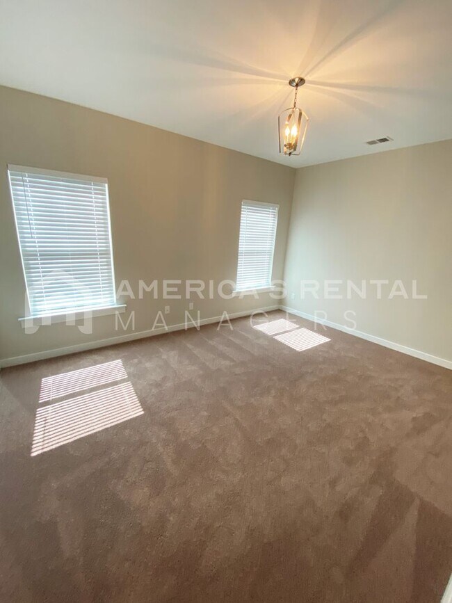 Building Photo - 105 Ballington Wy