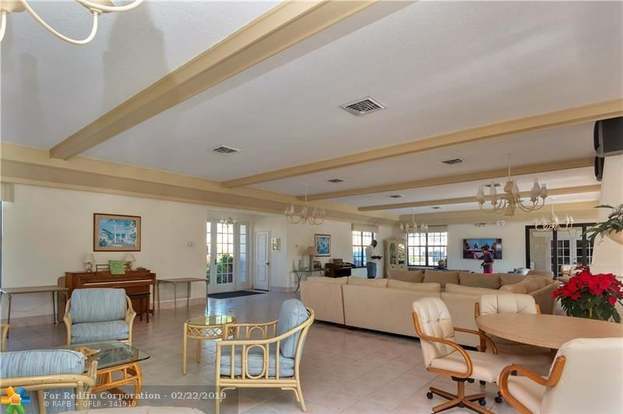 Building Photo - 120 Cypress Club Dr