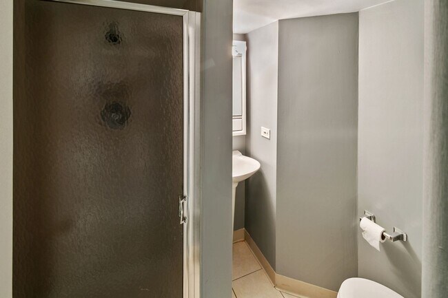 Building Photo - 14500 Sawyer Ave