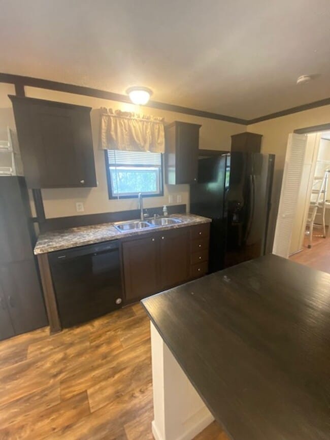 Building Photo - Three Bedroom Two Bath in Lee County, Phenix City, AL