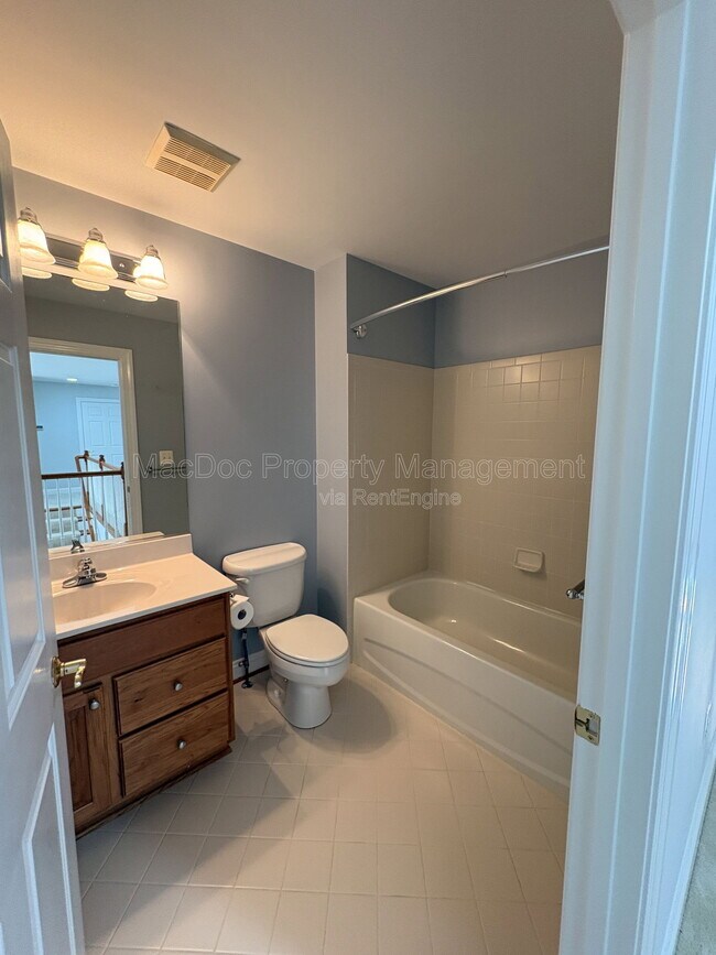 Building Photo - 10802 Cedar Creek Dr