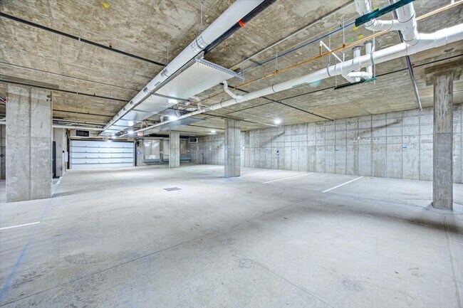 Building Photo - 1281 N Frontage Rd W