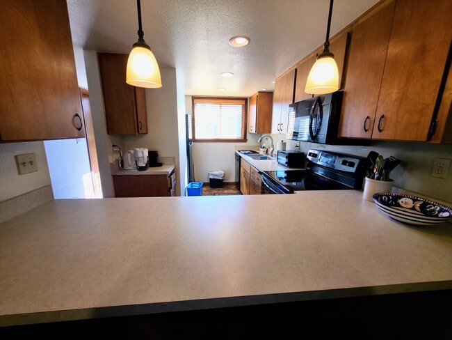 Building Photo - 2488 N Whispering Pines Way