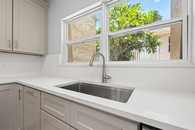 Building Photo - 487 Pinellas Bayway S