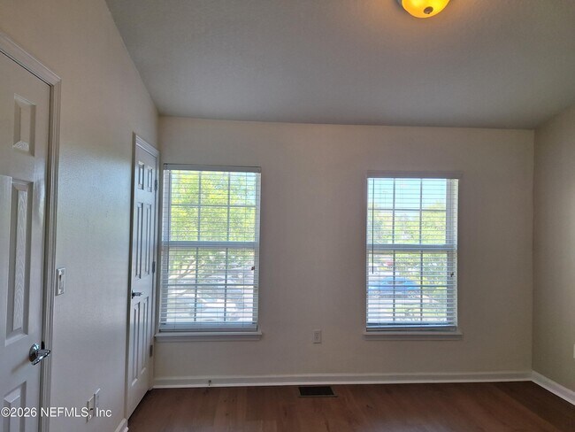 Building Photo - 8106 Summer Cove Ct