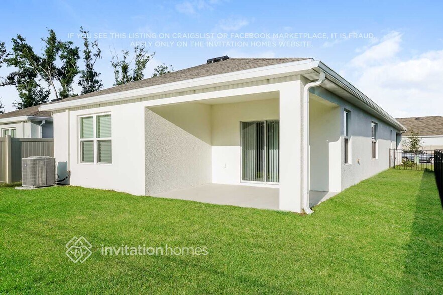 Building Photo - 8016 Majestic Palms Ct