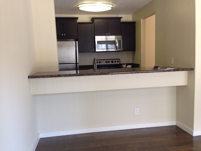 Building Photo - 141 S Clark Dr