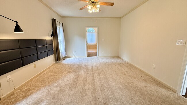 Building Photo - 113 Nobleton Ln NW