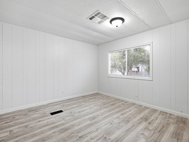 Building Photo - 1655 W Ajo Wy